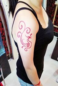 Geulis sareng tattoo panci phoenix totem geulis