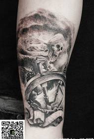 Modello di tatuaggio passeggino horror spaventoso