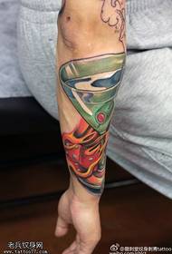 Pattern ng tattoo ng metal na cocktail ng arm