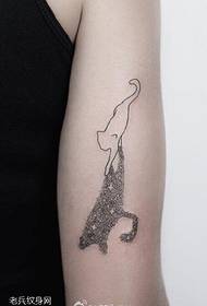 Modèle de tatouage chaton piquant bras