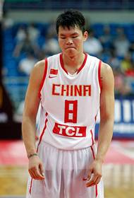Basketmästare Zhu Fangyu armtatuering