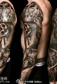 Classic skull tattoo pattern