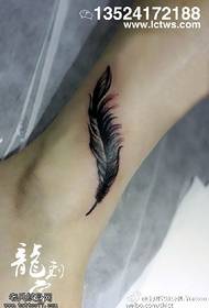 Refreŝiga plumo tatuaje ŝablono