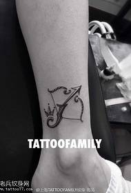 Beautiful and beautiful arrow wearing a heart tattoo pattern