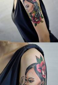 Grožio rankos portreto asmenybės tatuiruotės nuotrauka