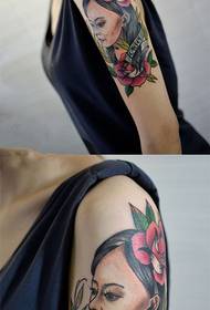 Immagine del tatuaggio di personalità del ritratto del braccio di bellezza