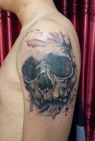 Patrón de tatuaje abstracto guapo cráneo