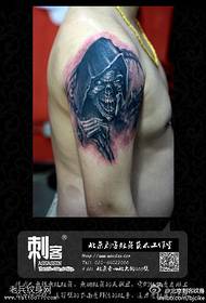 Suočite se s brutalnim uzorkom tetovaže smrti