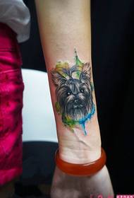 Слика кућног пса руку модне тетоваже