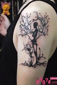 Gambar corak tatu eucalyptus personaliti lengan