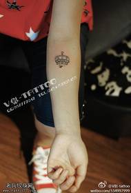Fris en eenvoudig kroon tattoo-patroon