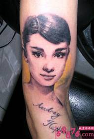 Atariishada Audrey Hepburn sawir gacmeedka tattoo tattoo