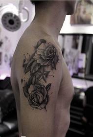 Personalidade brazo masculino moda negro rosa rosa tatuaxe patrón
