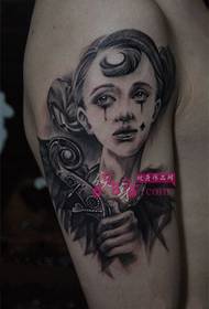 Air mata dari gambar tato lengan gadis elf