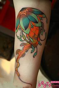 Renk kişilik denizanası kol dövme resmi