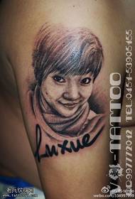 Kuerz Hoer lächend Meedche Tattoo Muster