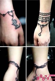 Brazo moda alternativa pulsera tatuaje foto