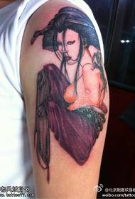 Geisha tatuaje eredu dotorea eta sexya