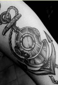 ແຂນຄົນອັບເດດ: ສ່ວນບຸກຄົນທີ່ມີຮູບແຕ້ມ tattoo ສະມໍທີ່ສວຍງາມທີ່ຈະເພີດເພີນກັບຮູບພາບ