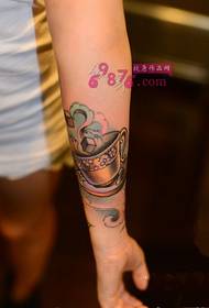 Immagini del tatuaggio del braccio della tazza di caffè in stile europeo e americano