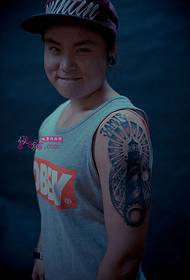 Immagine di tatuaggio moda braccio faro degli uomini