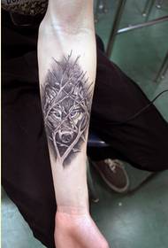 Тасвири намоиши tattoo шахсияти гург услубӣ