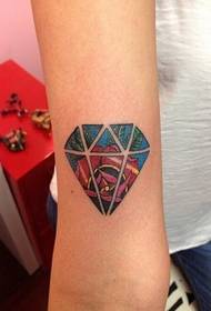 Beveel een arm diamant tattoo patroon foto aan