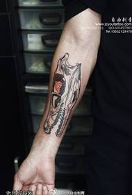 Patró de tatuatge de crani de brau llop
