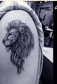 Mados rankos asmenybės liūto galvos tatuiruotės modelio paveikslėlis