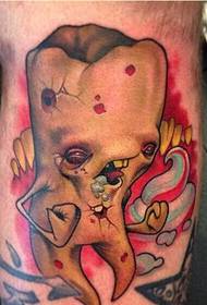 Un modello di tatuaggio del braccio personalizzato