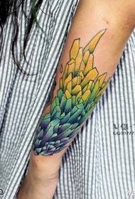 Modello di tatuaggio colorato colonna di pietra bello