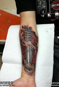 Modello di tatuaggio arma cool prepotente