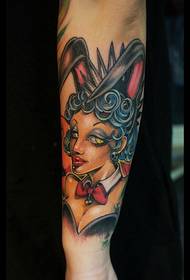Personlighet arm mode snygg färgglad kanin tatuering bild