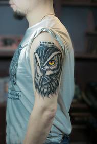 Braccio aquila avatar personalità tatuaggio immagine