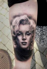 Wzory tatuaży Monroe odmiany ramion doceniają zdjęcia