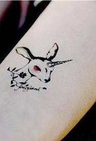 Arm lille frisk hjort tatovering billede