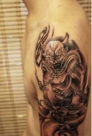 მამაკაცის მკლავი დომინირების Raytheon tattoo ნიმუში რეკომენდირებულია სურათი