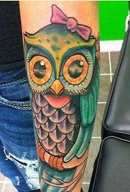 Persoonallisuus käsivarren muoti kaunis pöllö tatuointi kuvio kuva