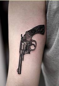 Immagine del modello del tatuaggio della pistola di modo del braccio di personalità bella