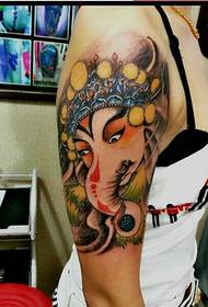 Skaistuma personības rokas ziloņa tetovējuma bildes attēls