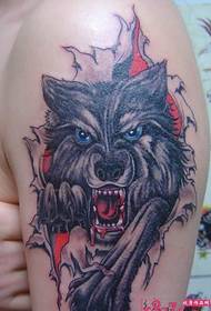 Image de modèle de tatouage de tête de loup de sang de goutte de bras