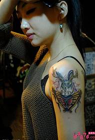 Szépség karját aranyos aranyos nyúl tetoválás kép