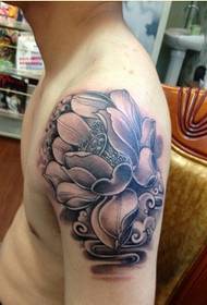 Asmenybės mados rankos juodos pilkos lotoso tatuiruotės modelio nuotrauka