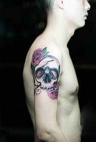 Immagini di tatuaggi di moda per teschi di rose per braccia di ragazzi