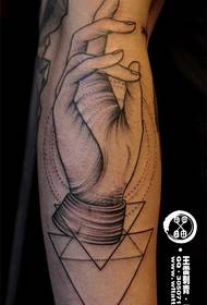 Saitama uzorak ručne tetovaže