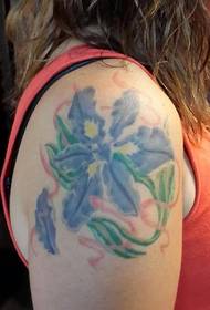 Extraordinaire motif de tatouage d'orchidée