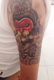 Tattoo инфиродӣ Sun Wukong дар бозуи