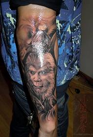 Kepribadian pria realistis hitam dan putih monyet raja pola tato Sun Wukong