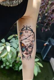 Умјетнички портрет временске линије руку тетоважа слика