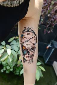 Immagine del tatuaggio del braccio di timeline del ritratto di arte